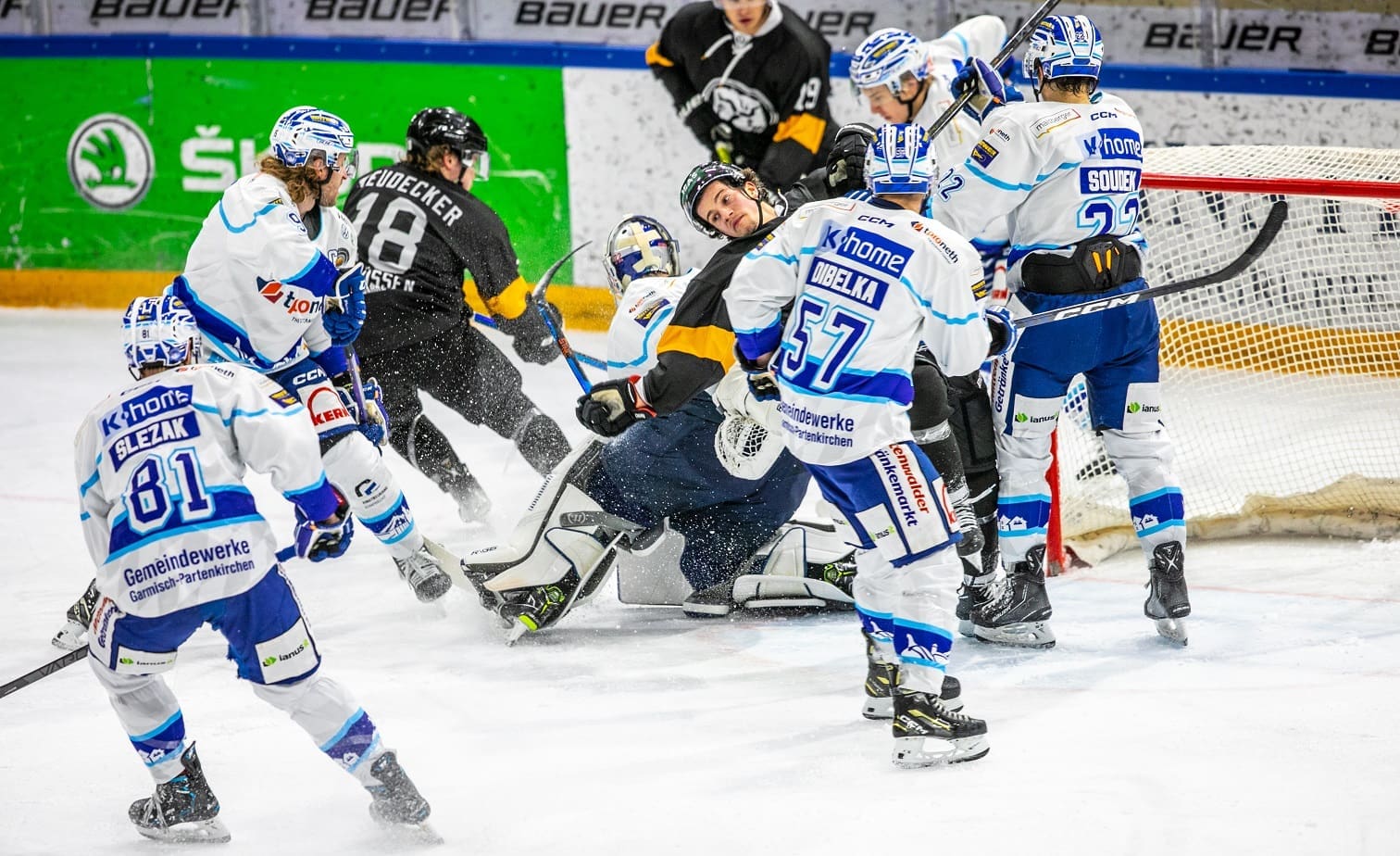 Füssen spielt lange gut mit, unterliegt am Ende aber deutlich mit 0:6